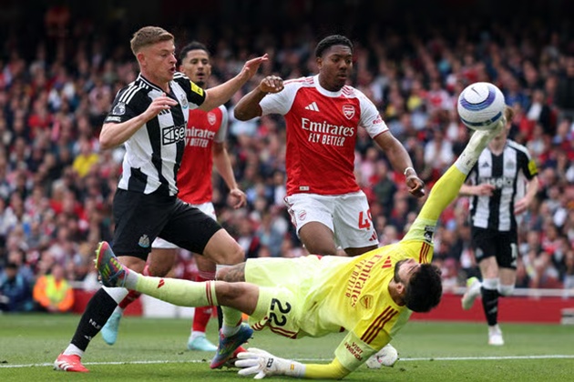 Arsenal vượt ải Newcastle nhờ màn trình diễn chói sáng của Declan Rice