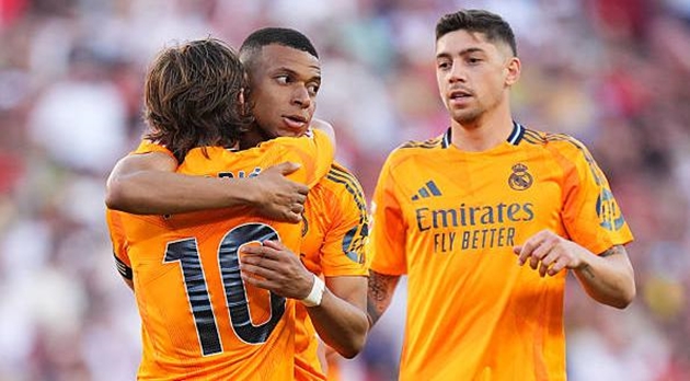 Real Madrid thắng Sevilla 2-0 nhưng vẫn để lại nhiều băn khoăn