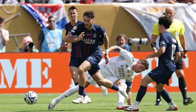 Thắng đậm Real Madrid 4-0, HLV Luis Enrique của PSG lên tiếng về chiến thắng, bảo vệ Xabi Alonso và mối quan hệ với Barcelona