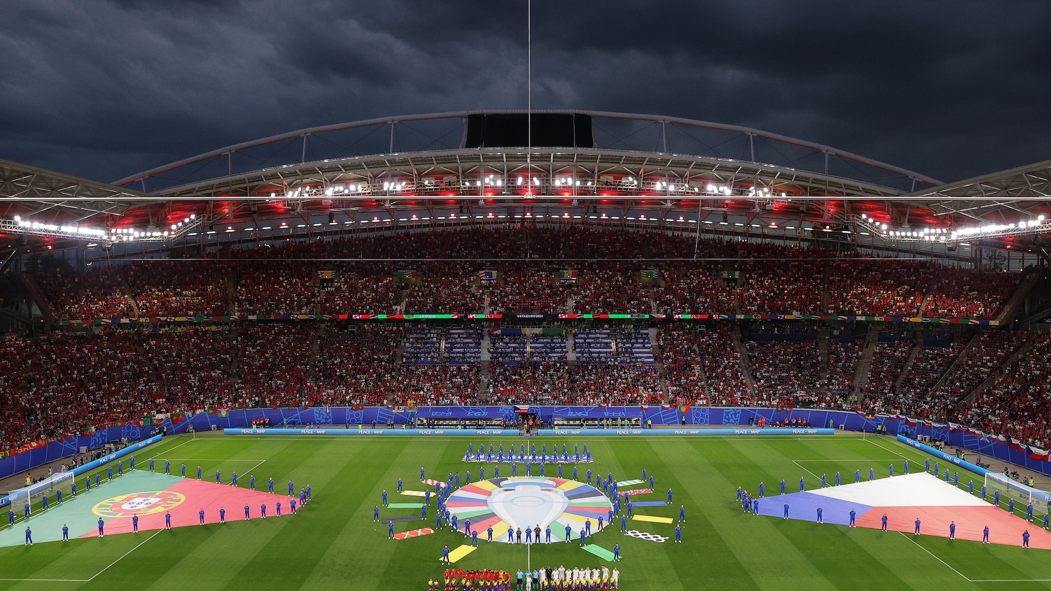 Red Bull Arena: Sự hồi sinh ngoạn mục của một biểu tượng bóng đá Đông Đức