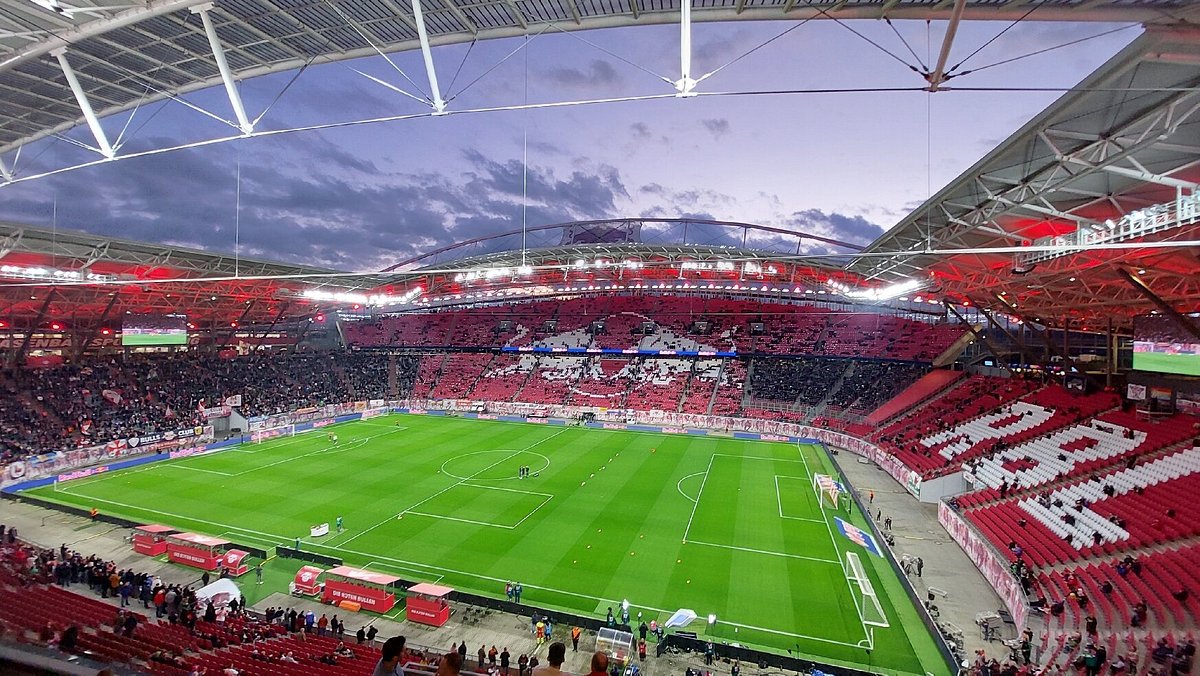Red Bull Arena: Sự hồi sinh ngoạn mục của một biểu tượng bóng đá Đông Đức