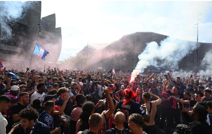 PSG vô địch thế giới: Niềm vui lặng lẽ ở Paris, cuồng nhiệt ở New York